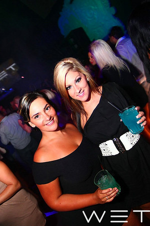 IMAGE: http://chrisho.smugmug.com/Nightlife/July-to-August-2010/827-EPICWET/IMG8399/986025032_VEMQE-M.jpg