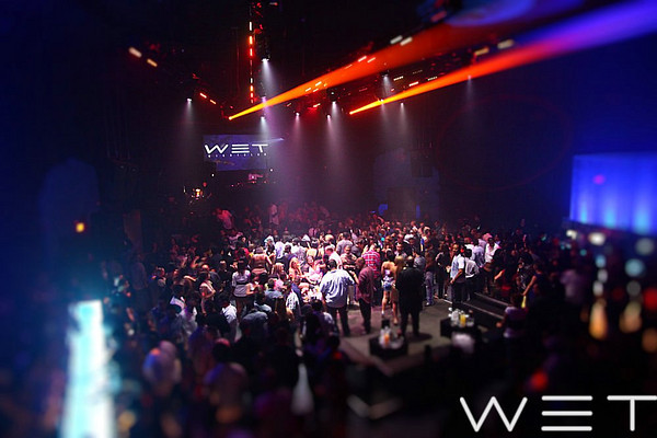 IMAGE: http://chrisho.smugmug.com/Nightlife/July-to-August-2010/828-Prodigy-Of-SoundWET/IMG8583/989018465_N5DMR-M.jpg